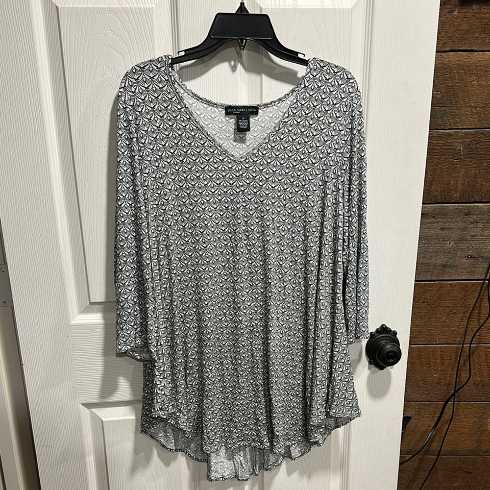 Gray and White Asymmetrical 3/4 Sleeve Tunic T174